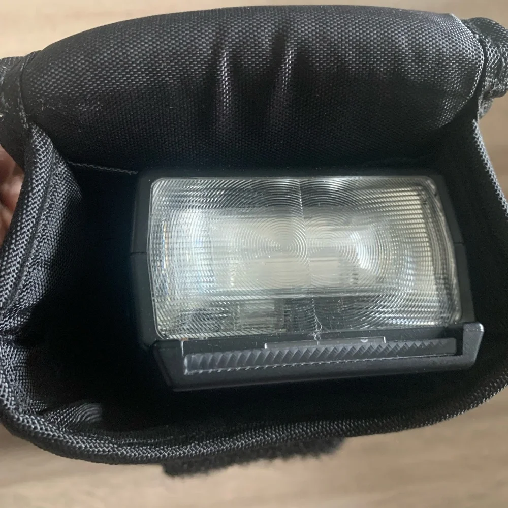 NWOT Nikon Speedlight SB-600 I D-TTL Flash F100 F5 D750 D750 D850 ASIS With Case